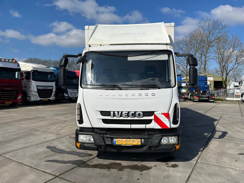 Iveco EuroCargo 75 E21 MANUAL - شاحنة صندوقية: صورة 2 Iveco EuroCargo 75 E21 MANUAL - شاحنة صندوقية: صورة 2