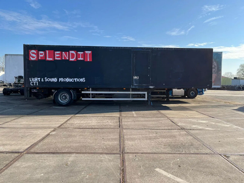 Netam-Fruehauf ONCRK 22110 - نصف مقطورة بصندوق مغلق: صورة 3 Netam-Fruehauf ONCRK 22110 - نصف مقطورة بصندوق مغلق: صورة 3