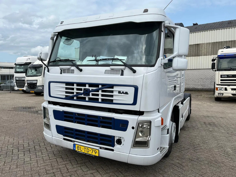 Volvo FM 9 MOTOR DEFECT (motor start wel maar kan niet rijden) - رأس تريلا: صورة 2 Volvo FM 9 MOTOR DEFECT (motor start wel maar kan niet rijden) - رأس تريلا: صورة 2