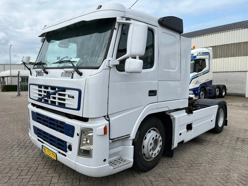 Volvo FM 9 MOTOR DEFECT (motor start wel maar kan niet rijden) - رأس تريلا: صورة 1 Volvo FM 9 MOTOR DEFECT (motor start wel maar kan niet rijden) - رأس تريلا: صورة 1