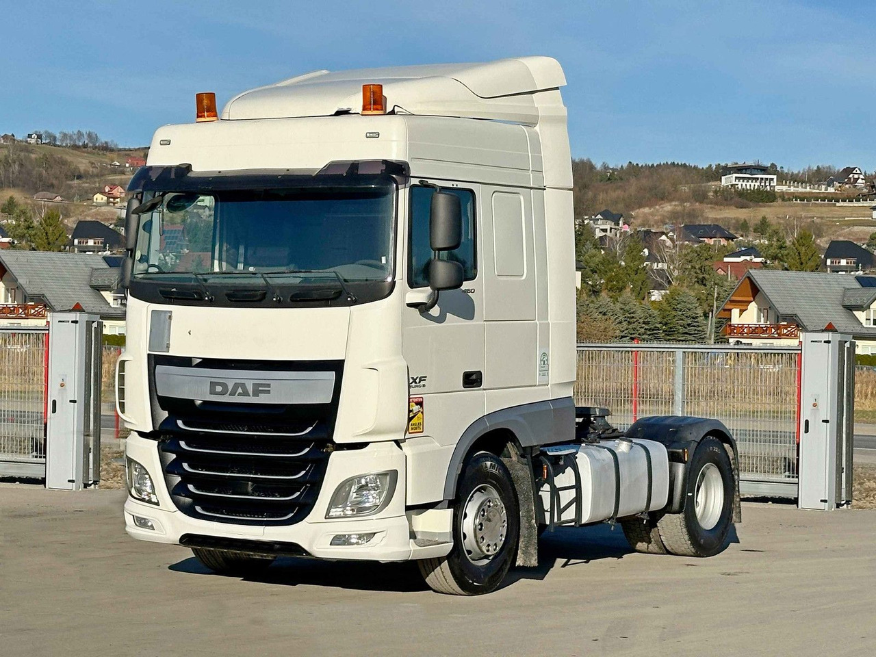 DAF XF 460 * Sattelzugmaschine * TOPZUSTAND - مقطورة السحب: صورة 2 DAF XF 460 * Sattelzugmaschine * TOPZUSTAND - مقطورة السحب: صورة 2