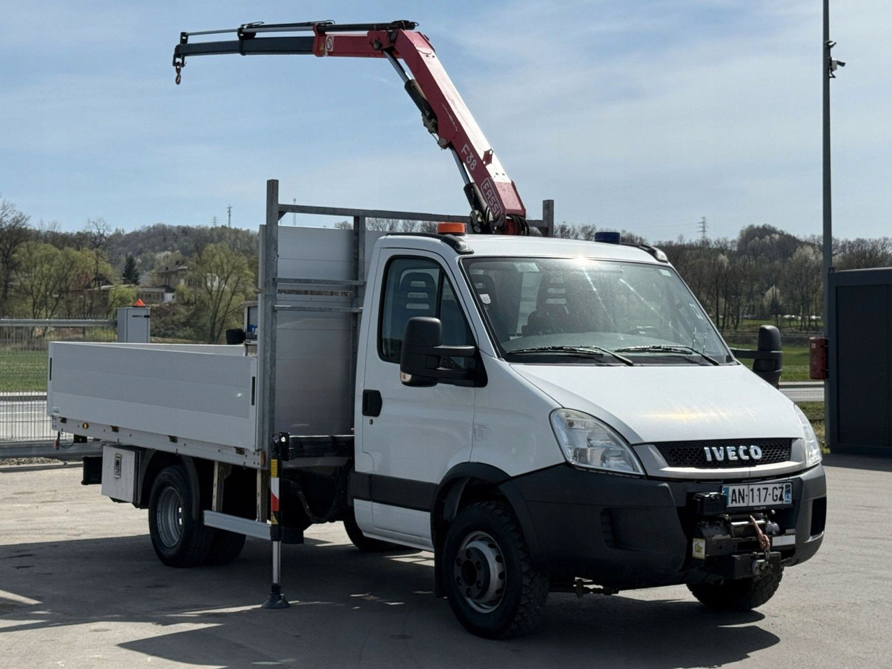Iveco Daily 65C14 Pritsche 3,75 m FASSI F38 A.22 - شاحنة توصيل مفتوحة: صورة 2 Iveco Daily 65C14 Pritsche 3,75 m FASSI F38 A.22 - شاحنة توصيل مفتوحة: صورة 2