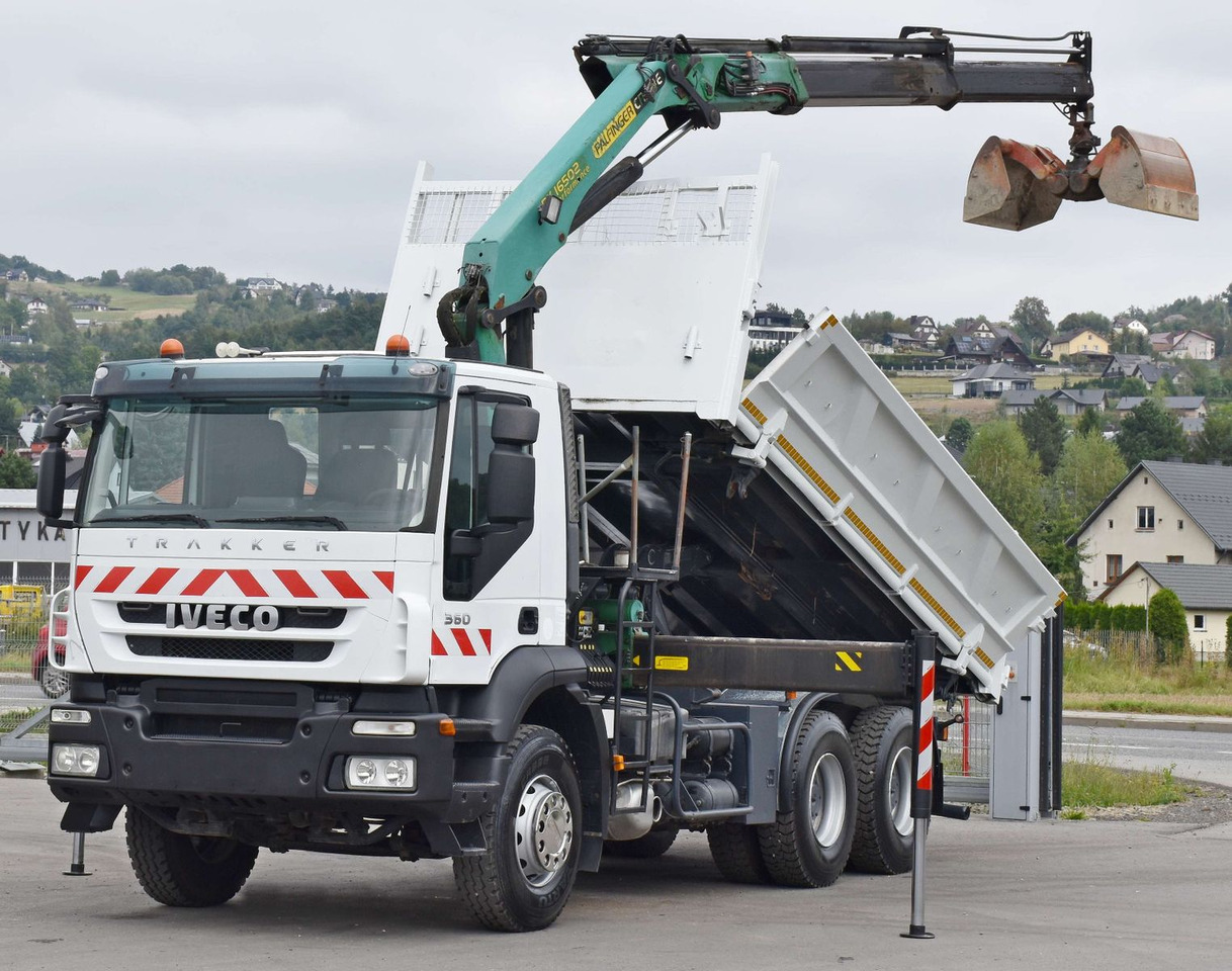 Iveco TRAKKER 360 * Kipper 5,20m* PK 16502 / FUNK*6x4 - شاحنة كرين: صورة 3 Iveco TRAKKER 360 * Kipper 5,20m* PK 16502 / FUNK*6x4 - شاحنة كرين: صورة 3