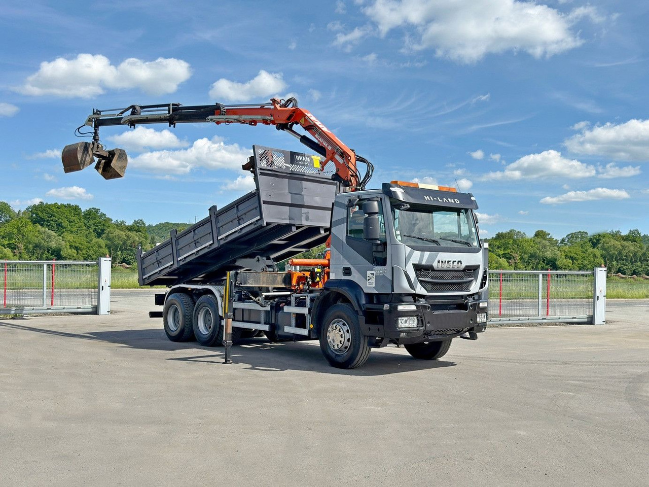 Iveco TRAKKER 410*Kipper 5,20m*ATLAS 165.2E * FUNK/6x4 Iveco TRAKKER 410*Kipper 5,20m*ATLAS 165.2E * FUNK/6x4 - شاحنة كرين, شاحنة قلاب: صورة 2 Iveco TRAKKER 410*Kipper 5,20m*ATLAS 165.2E * FUNK/6x4 Iveco TRAKKER 410*Kipper 5,20m*ATLAS 165.2E * FUNK/6x4 - شاحنة كرين, شاحنة قلاب: صورة 2
