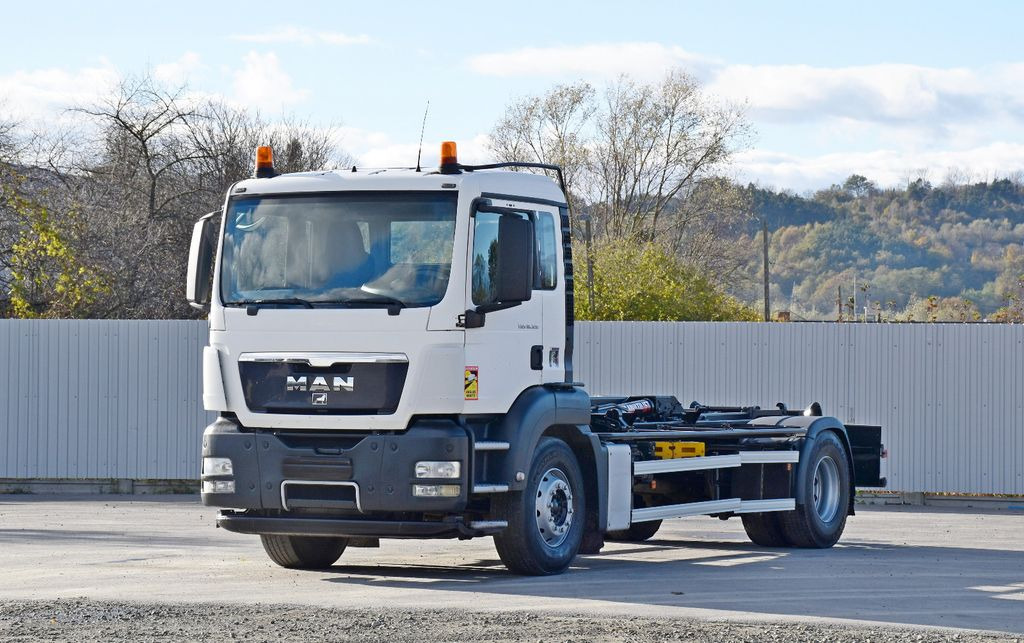 MAN TGS 18.320 Abrollkipper * Top Zustand! MAN TGS 18.320 Abrollkipper * Top Zustand! - شاحنة برافعة خطافية: صورة 1 MAN TGS 18.320 Abrollkipper * Top Zustand! MAN TGS 18.320 Abrollkipper * Top Zustand! - شاحنة برافعة خطافية: صورة 1