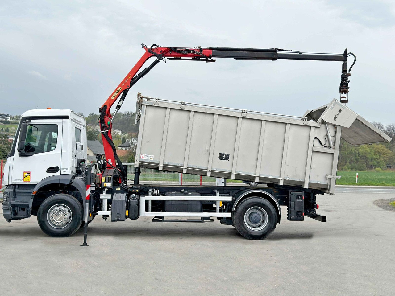 Mercedes-Benz AROCS 1830* KIPPER 5,00m * PK 7.501 SLD A + FUNK - شاحنة كرين: صورة 5 Mercedes-Benz AROCS 1830* KIPPER 5,00m * PK 7.501 SLD A + FUNK - شاحنة كرين: صورة 5