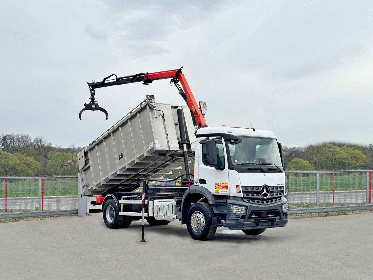 Mercedes-Benz AROCS 1830* KIPPER 5,00m * PK 7.501 SLD A + FUNK - شاحنة قلاب, شاحنة كرين: صورة 2 Mercedes-Benz AROCS 1830* KIPPER 5,00m * PK 7.501 SLD A + FUNK - شاحنة قلاب, شاحنة كرين: صورة 2