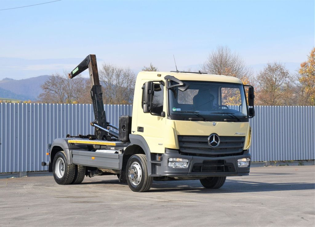 Mercedes-Benz ATEGO 1221 * ABROLLKIPPER * TOPZUSTAND Mercedes-Benz ATEGO 1221 * ABROLLKIPPER * TOPZUSTAND - شاحنة برافعة خطافية, شاحنة كرين: صورة 1 Mercedes-Benz ATEGO 1221 * ABROLLKIPPER * TOPZUSTAND Mercedes-Benz ATEGO 1221 * ABROLLKIPPER * TOPZUSTAND - شاحنة برافعة خطافية, شاحنة كرين: صورة 1
