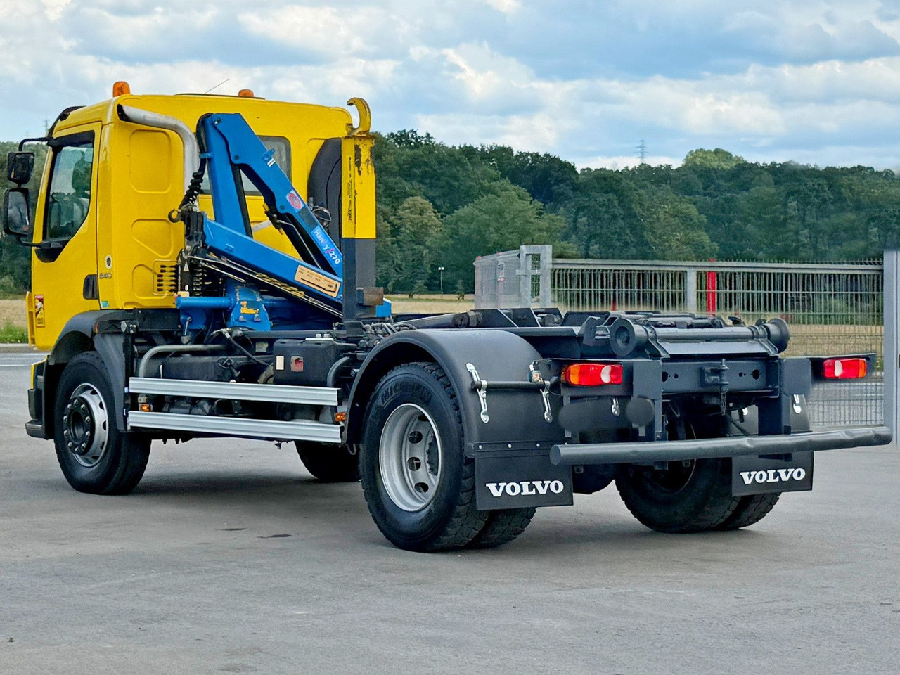 تأجير Volvo FL 240 * Abrollkipper * HMF 270 K2 * TOPZUSTAND Volvo FL 240 * Abrollkipper * HMF 270 K2 * TOPZUSTAND: صورة 7 تأجير Volvo FL 240 * Abrollkipper * HMF 270 K2 * TOPZUSTAND Volvo FL 240 * Abrollkipper * HMF 270 K2 * TOPZUSTAND: صورة 7