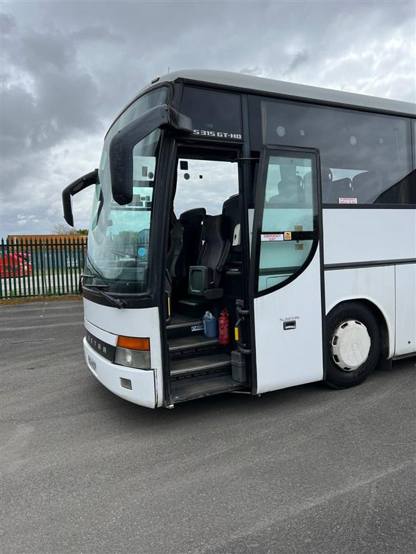 2004 Setra 315 GT 49 Seat coach, MOT November, 6 cylinder, 6 speed manual, excellent runner. - حافلة نقل لمسافات طويلة: صورة 2 2004 Setra 315 GT 49 Seat coach, MOT November, 6 cylinder, 6 speed manual, excellent runner. - حافلة نقل لمسافات طويلة: صورة 2