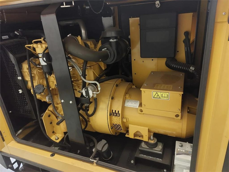 Cat DE33E0 - معدات المناولة: صورة 4 Cat DE33E0 - معدات المناولة: صورة 4