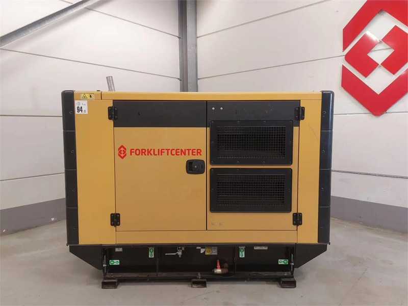 Cat DE33E0 - معدات المناولة: صورة 2 Cat DE33E0 - معدات المناولة: صورة 2