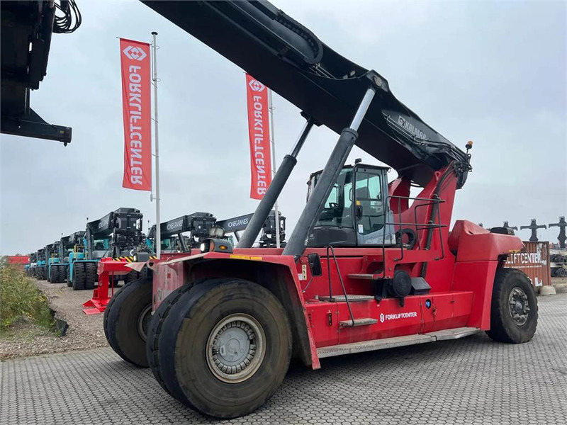 Kalmar DRG450-65S5 - آلة حمل الحاويات في الأماكن الصغيرة: صورة 4 Kalmar DRG450-65S5 - آلة حمل الحاويات في الأماكن الصغيرة: صورة 4
