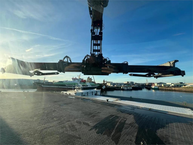 Kalmar DRG450-75S6HCXS Barge Handler - آلة حمل الحاويات في الأماكن الصغيرة: صورة 3 Kalmar DRG450-75S6HCXS Barge Handler - آلة حمل الحاويات في الأماكن الصغيرة: صورة 3