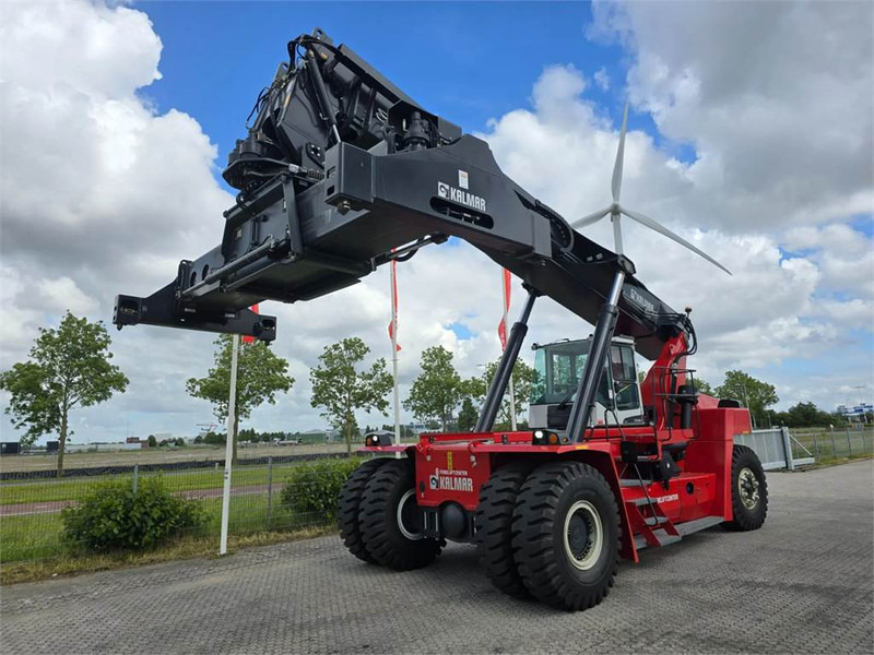 Kalmar DRU450-62S5 - آلة حمل الحاويات في الأماكن الصغيرة: صورة 3 Kalmar DRU450-62S5 - آلة حمل الحاويات في الأماكن الصغيرة: صورة 3