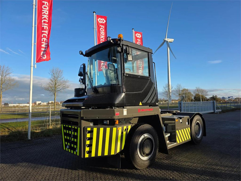 Terberg RT403 4x4 - شاحنة نقل نصف مقطورة بالميناء: صورة 2 Terberg RT403 4x4 - شاحنة نقل نصف مقطورة بالميناء: صورة 2