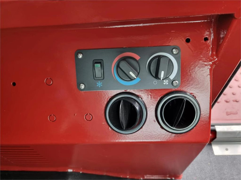 شاحنة نقل نصف مقطورة بالميناء Terberg YT220: صورة 12