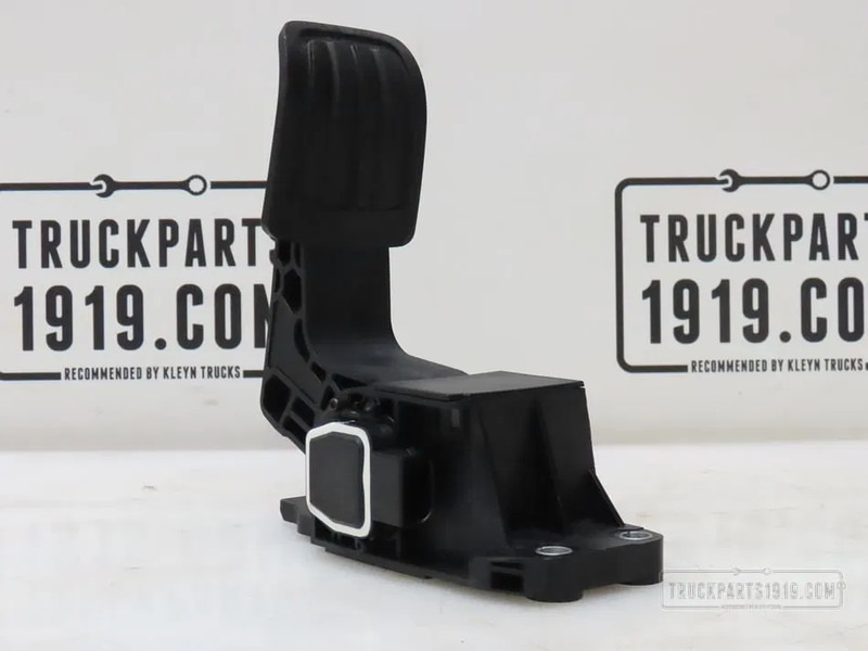 DAF 1860240 Gaspedaal DAF XF - لوحة العدادات - شاحنة: صورة 1 DAF 1860240 Gaspedaal DAF XF - لوحة العدادات - شاحنة: صورة 1