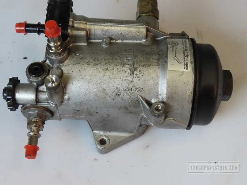 MAN Fuel System Brandstoffilterhuis - نظام الوقود - شاحنة توصيل مغلقة: صورة 2 MAN Fuel System Brandstoffilterhuis - نظام الوقود - شاحنة توصيل مغلقة: صورة 2