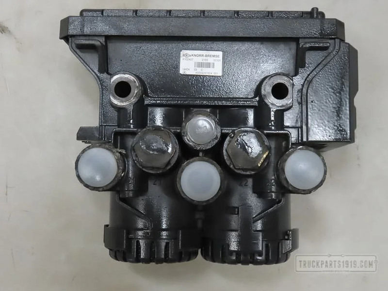 Mercedes-Benz Brake System Achteras EBS modulator MB MP4 - أجزاء الفرامل - شاحنة: صورة 1 Mercedes-Benz Brake System Achteras EBS modulator MB MP4 - أجزاء الفرامل - شاحنة: صورة 1