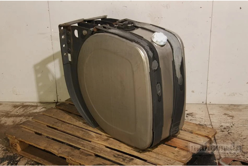 Volvo Exhaust System AdBlue tank VOLVO FH - خزان سائل AdBlue - شاحنة: صورة 1 Volvo Exhaust System AdBlue tank VOLVO FH - خزان سائل AdBlue - شاحنة: صورة 1