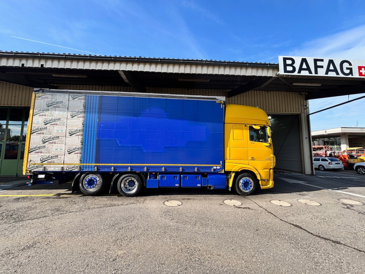 DAF FAN XF 530 LD 6x2 - شاحنة ذات ستائر جانبية: صورة 2 DAF FAN XF 530 LD 6x2 - شاحنة ذات ستائر جانبية: صورة 2