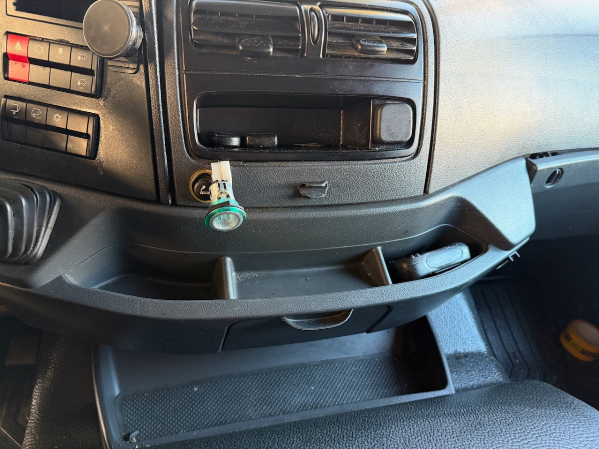 شاحنة ذات ستائر جانبية MERCEDES 1224 L: صورة 10