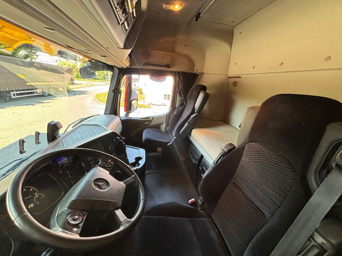 MERCEDES Actros 1848 - شاحنة صندوقية: صورة 4 MERCEDES Actros 1848 - شاحنة صندوقية: صورة 4