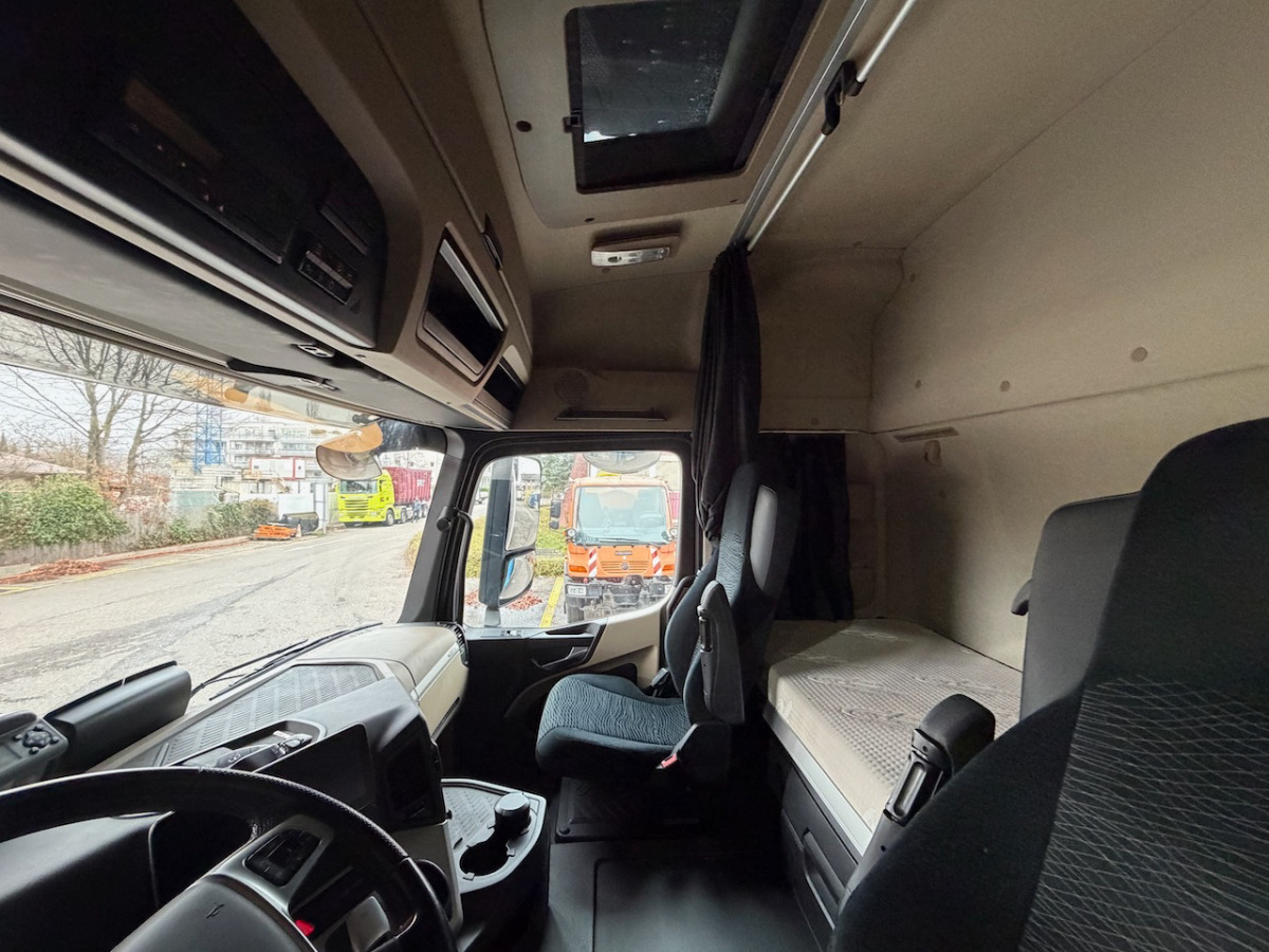 MERCEDES Mercedes Actros 1833L - شاحنة ذات ستائر جانبية: صورة 5 MERCEDES Mercedes Actros 1833L - شاحنة ذات ستائر جانبية: صورة 5