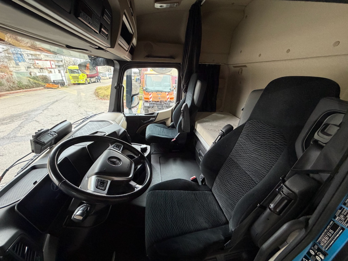 MERCEDES Mercedes Actros 1833L - شاحنة ذات ستائر جانبية: صورة 4 MERCEDES Mercedes Actros 1833L - شاحنة ذات ستائر جانبية: صورة 4