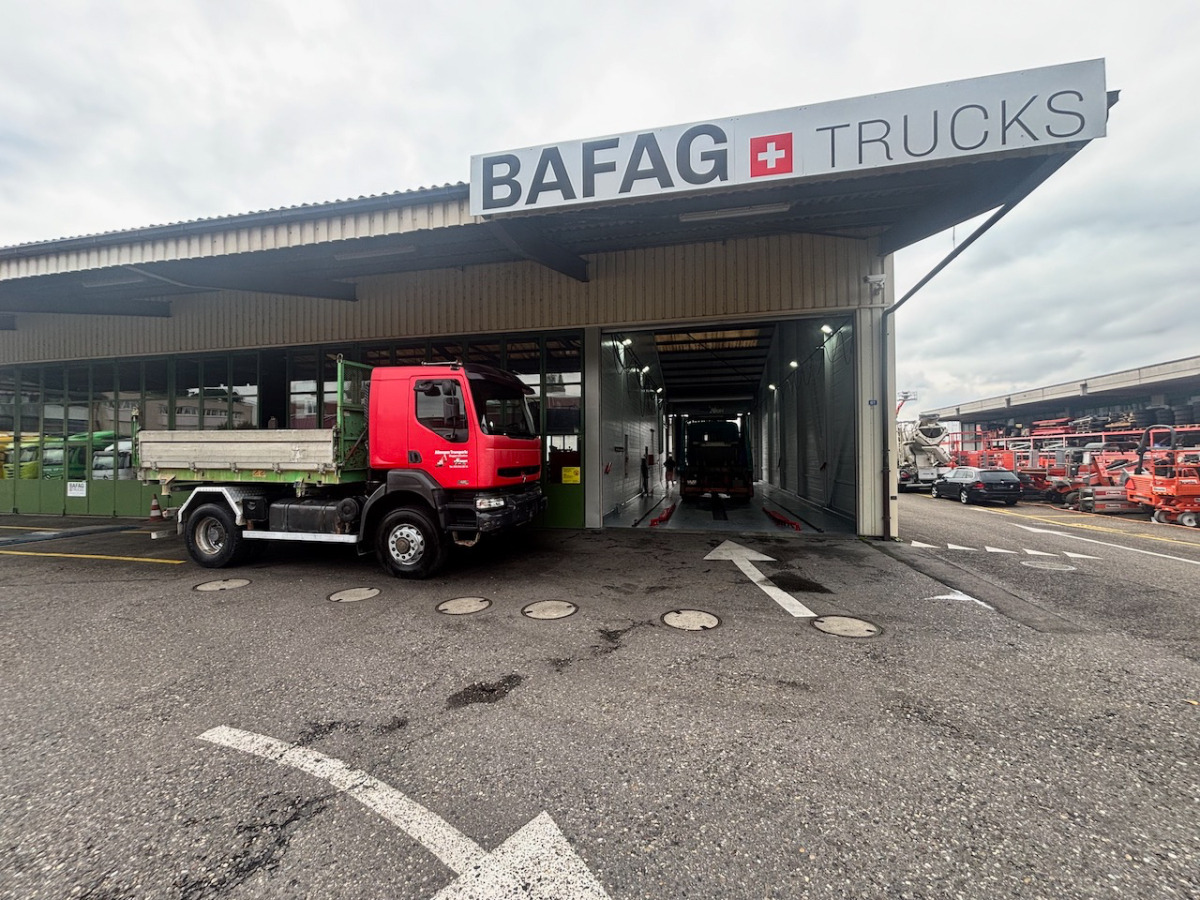 RENAULT Kerax 420DCI 4x4 - شاحنة قلاب: صورة 2 RENAULT Kerax 420DCI 4x4 - شاحنة قلاب: صورة 2