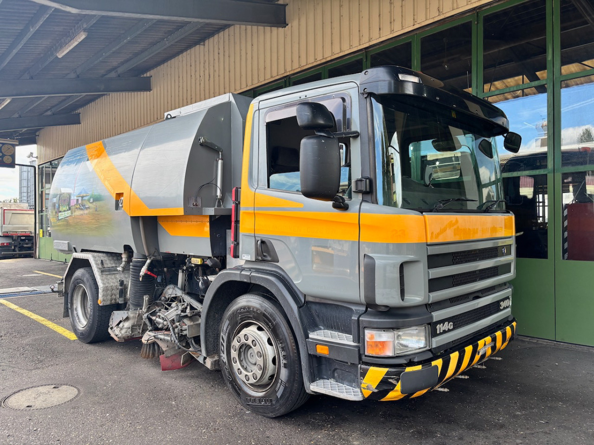 SCANIA P114 GB - سياره كنس شوارع: صورة 1 SCANIA P114 GB - سياره كنس شوارع: صورة 1
