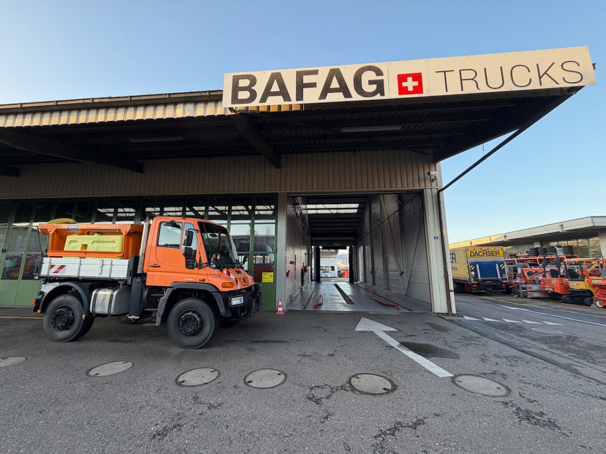 UNIMOG U400 - سيارة خدمات/ سيارة خاصة: صورة 2 UNIMOG U400 - سيارة خدمات/ سيارة خاصة: صورة 2