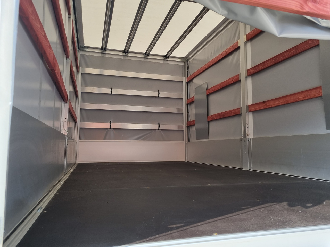 Renault Master 165 8 Pal Dachspoiler - شاحنة مغلقة بستائر جانبية: صورة 2 Renault Master 165 8 Pal Dachspoiler - شاحنة مغلقة بستائر جانبية: صورة 2