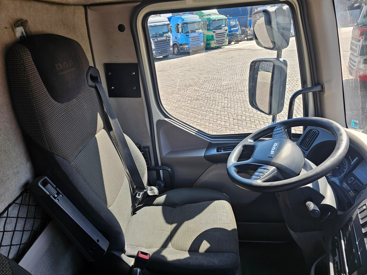 شاحنة لودر انزلاقي DAF LF 220 Euro 6: صورة 7 شاحنة لودر انزلاقي DAF LF 220 Euro 6: صورة 7
