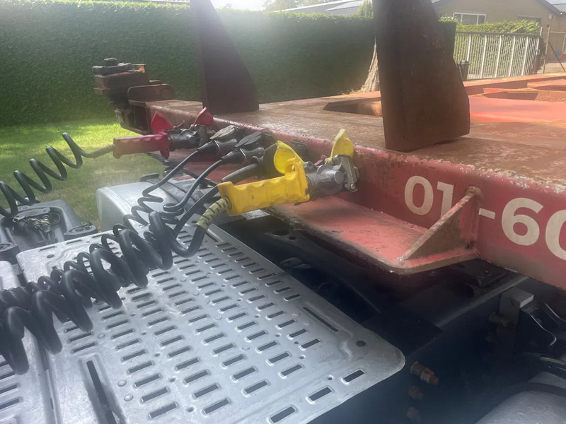 Renders 2x 20 1x 30 1x 40 in prijs verlaagt - ناقل حاوية/ نصف مقطورة بحاوية: صورة 2 Renders 2x 20 1x 30 1x 40 in prijs verlaagt - ناقل حاوية/ نصف مقطورة بحاوية: صورة 2