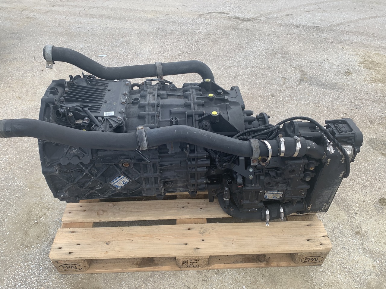 ASTRONIC 12AS 2131 TD WITH INTARDER EST52 MAN TGX - صندوق التروس - شاحنة: صورة 3 ASTRONIC 12AS 2131 TD WITH INTARDER EST52 MAN TGX - صندوق التروس - شاحنة: صورة 3