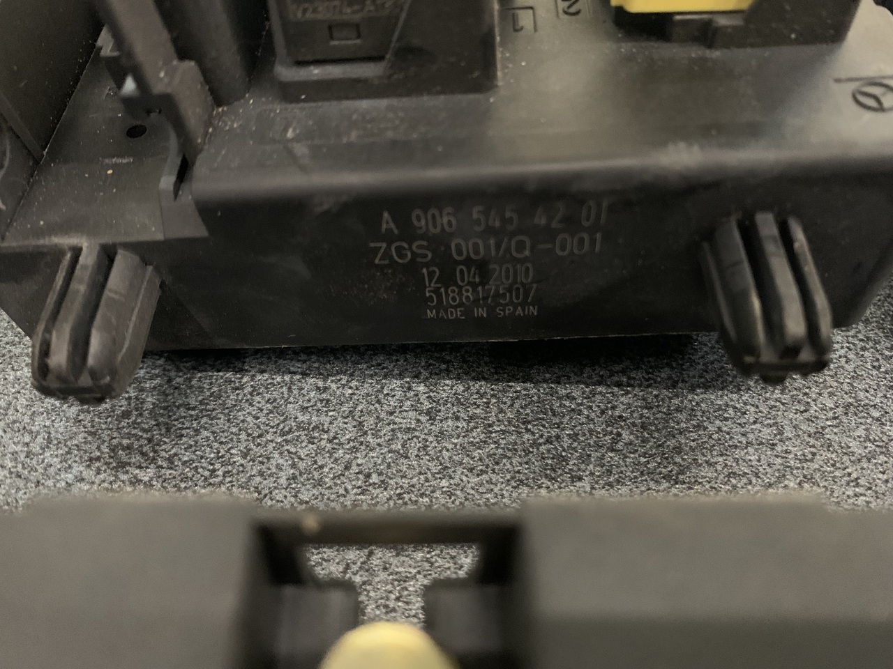 FUSE BOX SPRINTER 901,906 - النظام الكهربائي - شاحنة توصيل مغلقة: صورة 4 FUSE BOX SPRINTER 901,906 - النظام الكهربائي - شاحنة توصيل مغلقة: صورة 4