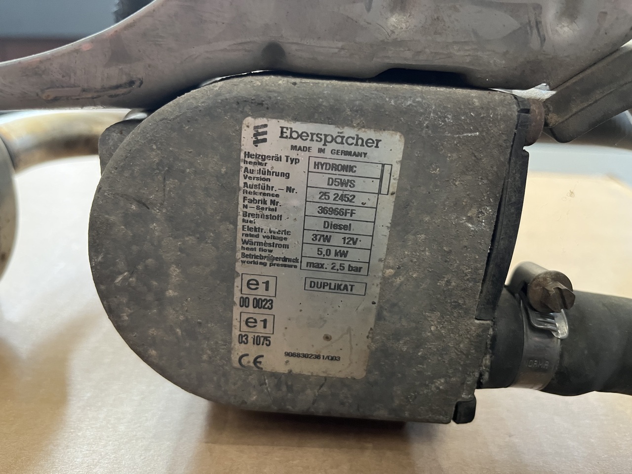 HOT AIR AUXILIARY HEATER EBERSPACHER SPRINTER - الحرارة/ التهوية - شاحنة توصيل مغلقة: صورة 5 HOT AIR AUXILIARY HEATER EBERSPACHER SPRINTER - الحرارة/ التهوية - شاحنة توصيل مغلقة: صورة 5