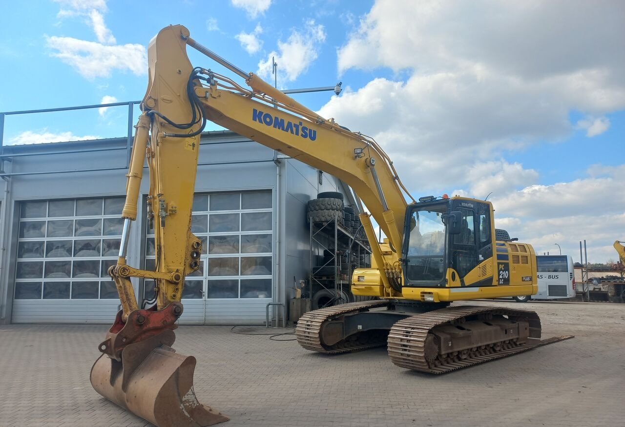 Komatsu Komatsu PC 210LC-10 - حفار زاحف: صورة 1 Komatsu Komatsu PC 210LC-10 - حفار زاحف: صورة 1