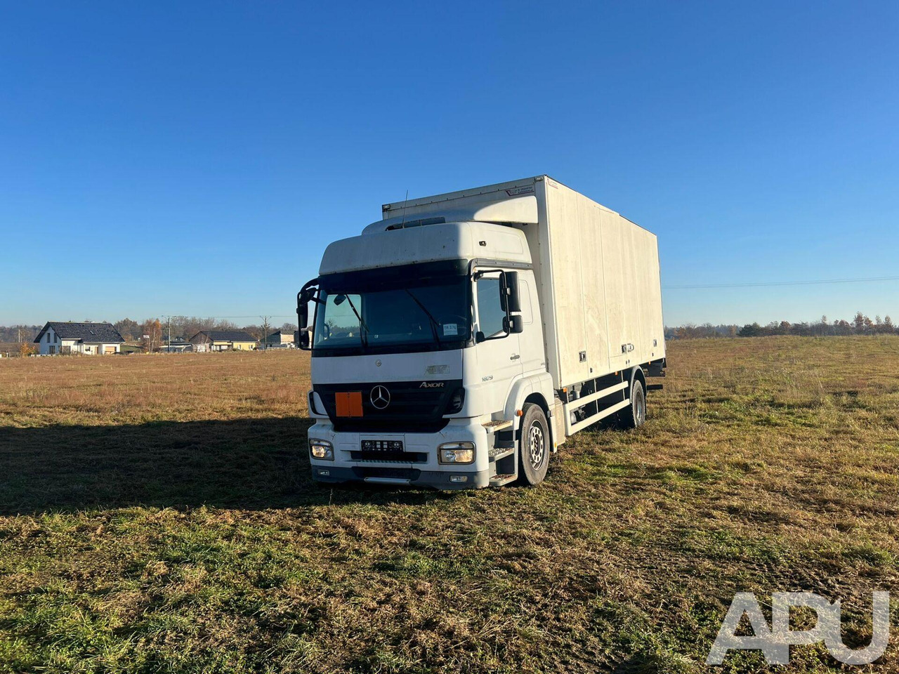Mercedes-Benz Axor 1829 - شاحنة صندوقية: صورة 1 Mercedes-Benz Axor 1829 - شاحنة صندوقية: صورة 1