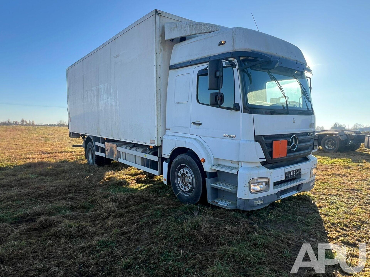 Mercedes-Benz Axor 1829 - شاحنة صندوقية: صورة 3 Mercedes-Benz Axor 1829 - شاحنة صندوقية: صورة 3