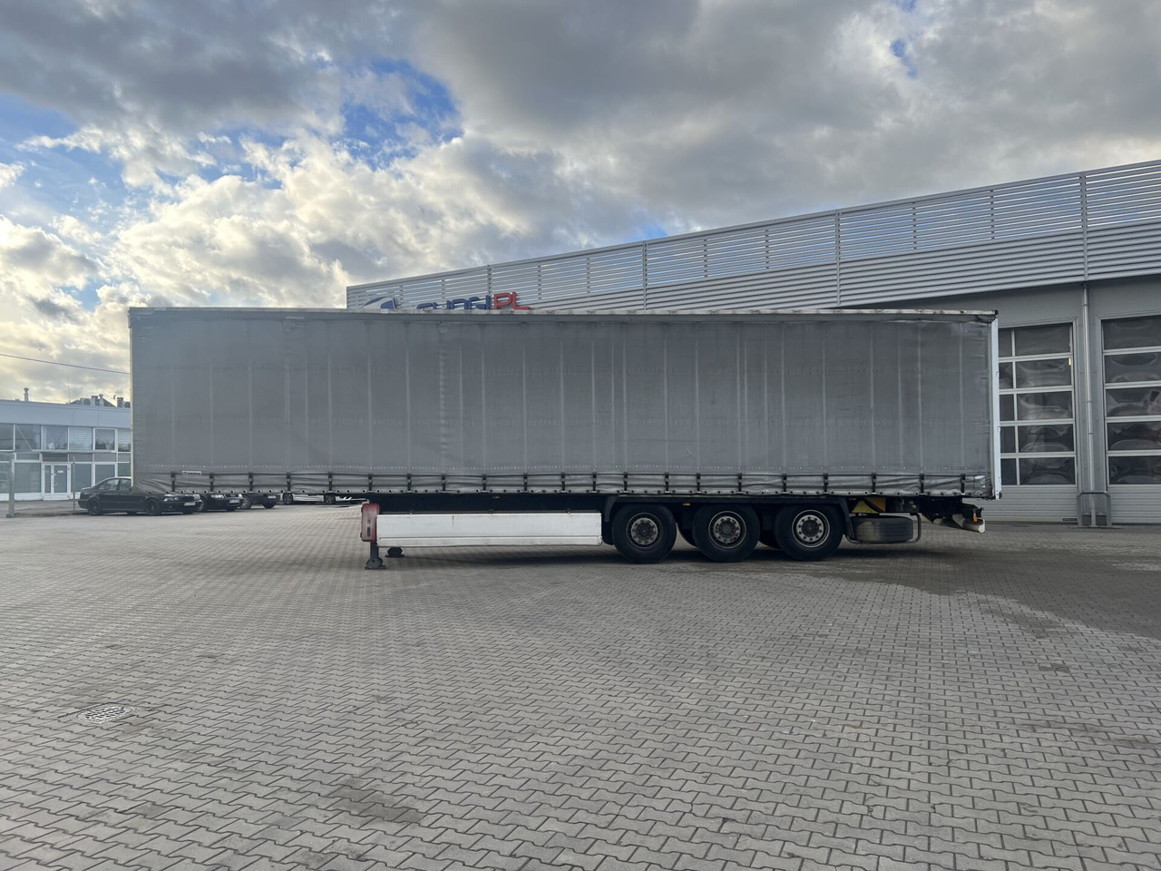 Naczepa ciężarowa KRONE - نصف مقطورة بستائر جانبية: صورة 2 Naczepa ciężarowa KRONE - نصف مقطورة بستائر جانبية: صورة 2