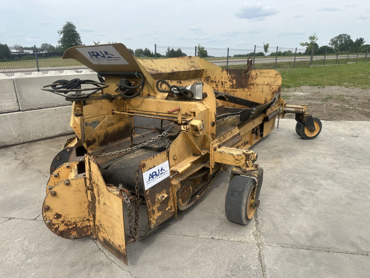 WISCONSIN ENGINE V461D poboczarka - مكشاط: صورة 1 WISCONSIN ENGINE V461D poboczarka - مكشاط: صورة 1