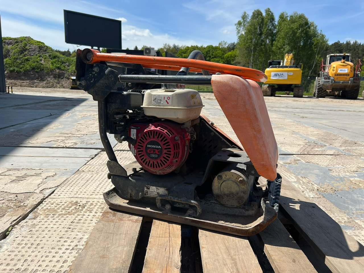 Zagęszczarka ALTRAD BELLE FC4000E PCX13/40 - صفيحة هزازة: صورة 2 Zagęszczarka ALTRAD BELLE FC4000E PCX13/40 - صفيحة هزازة: صورة 2