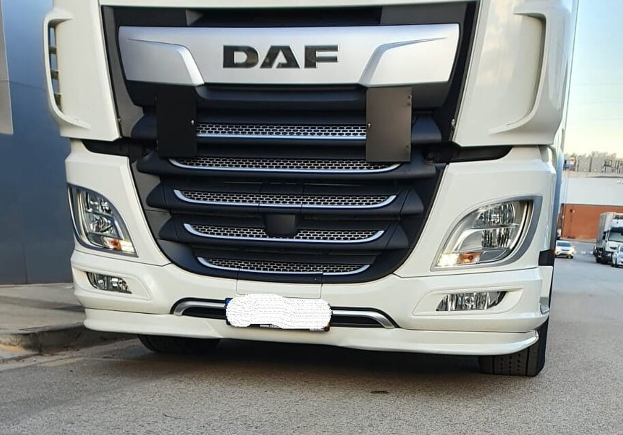 DAF XF 106 ONDER BUMPER SPOILER KLEUR H3279 000049b - مصد - شاحنة: صورة 1 DAF XF 106 ONDER BUMPER SPOILER KLEUR H3279 000049b - مصد - شاحنة: صورة 1