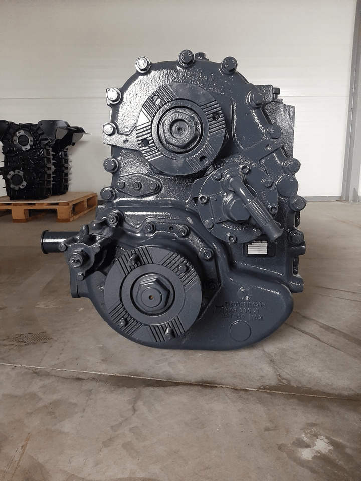 Iveco trakker vg2000 tussenbak Gebruikt ZF - نقل الحركة - شاحنة: صورة 1 Iveco trakker vg2000 tussenbak Gebruikt ZF - نقل الحركة - شاحنة: صورة 1