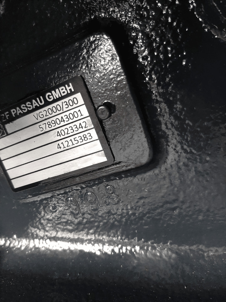 Iveco trakker vg2000 tussenbak Gebruikt ZF - نقل الحركة - شاحنة: صورة 4 Iveco trakker vg2000 tussenbak Gebruikt ZF - نقل الحركة - شاحنة: صورة 4