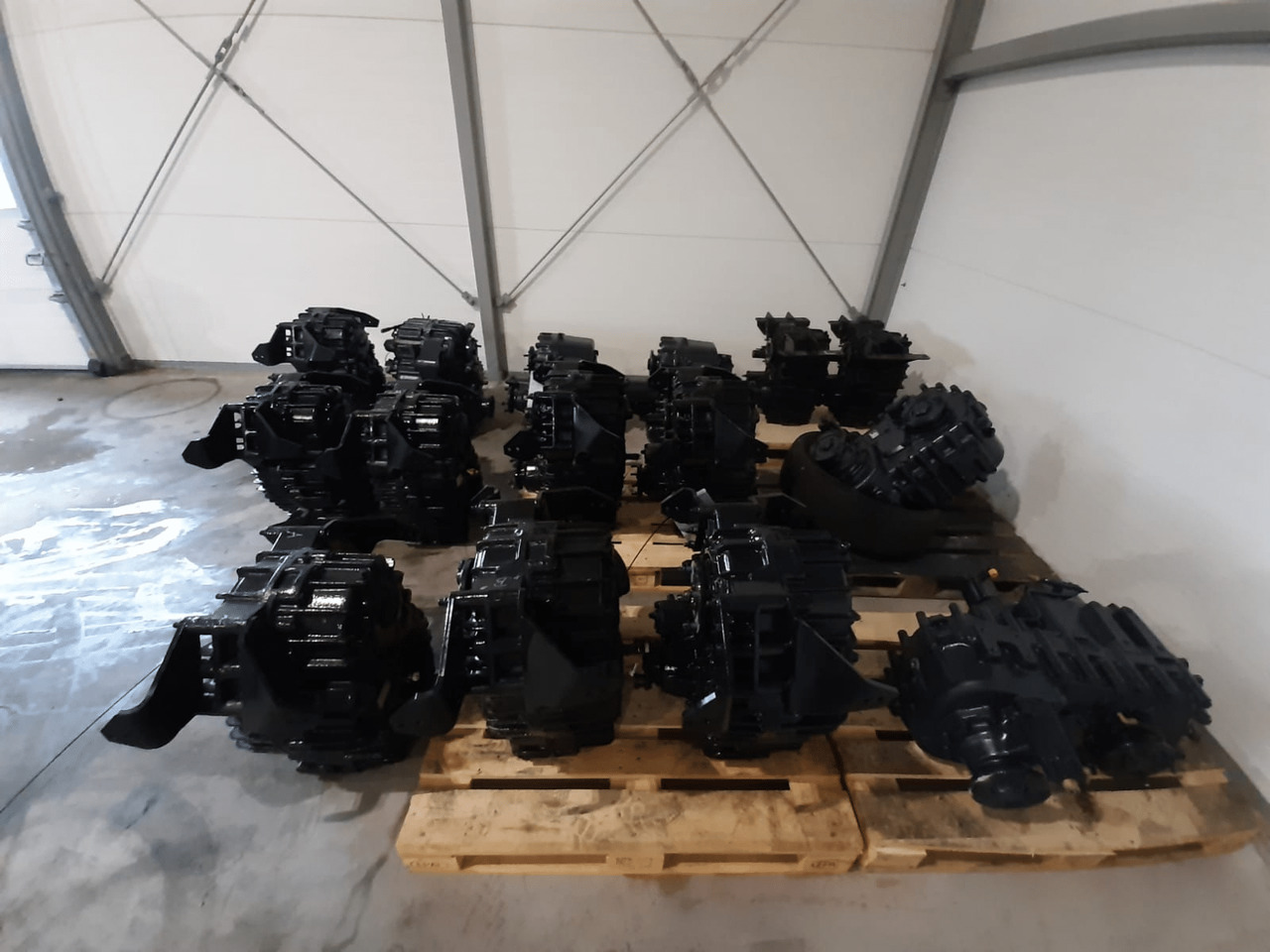 MAN 8x8 8x6 Tussenbak g172Z-L USED - نقل الحركة - شاحنة: صورة 2 MAN 8x8 8x6 Tussenbak g172Z-L USED - نقل الحركة - شاحنة: صورة 2
