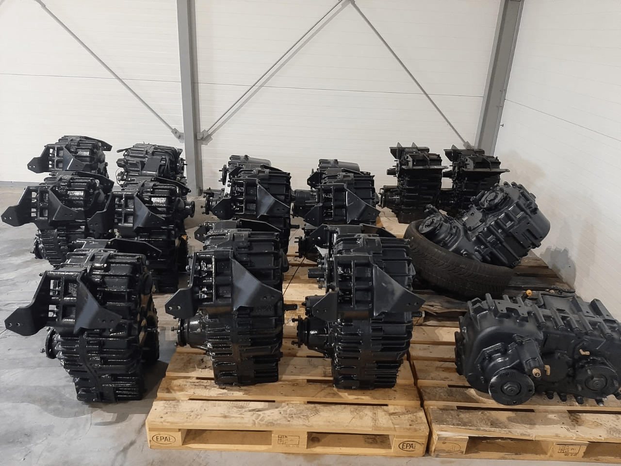 MAN 8x8 8x6 Tussenbak g172Z-L USED - نقل الحركة - شاحنة: صورة 3 MAN 8x8 8x6 Tussenbak g172Z-L USED - نقل الحركة - شاحنة: صورة 3